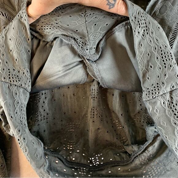 Urban Romantics Womens Milkmaid Crop Top Sz L Gray Coquette‎ Boho Eyelet Lace - Picture 7 of 13